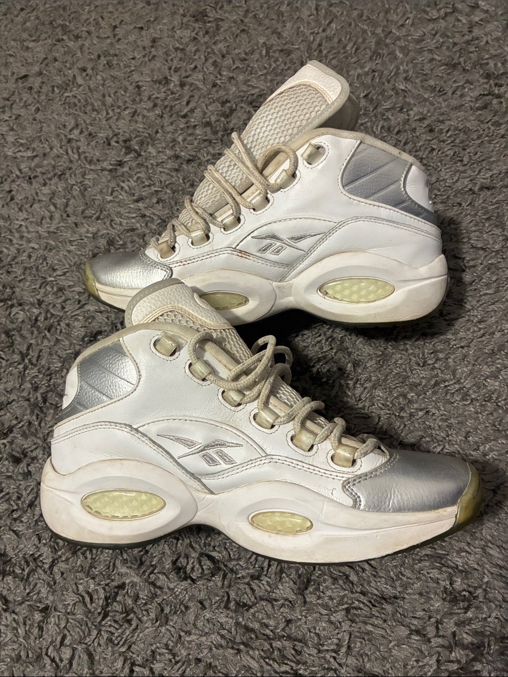 White Reebok question - Picture 2 of 8